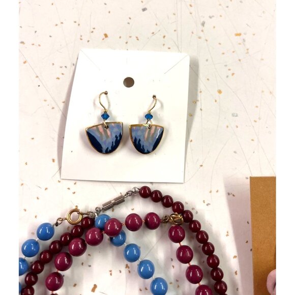 Vintage Jewelry Set Of 9 Pieces: 6 Earrings & 3 Beaded Necklaces In Maroon & Gra - Picture 5 of 9